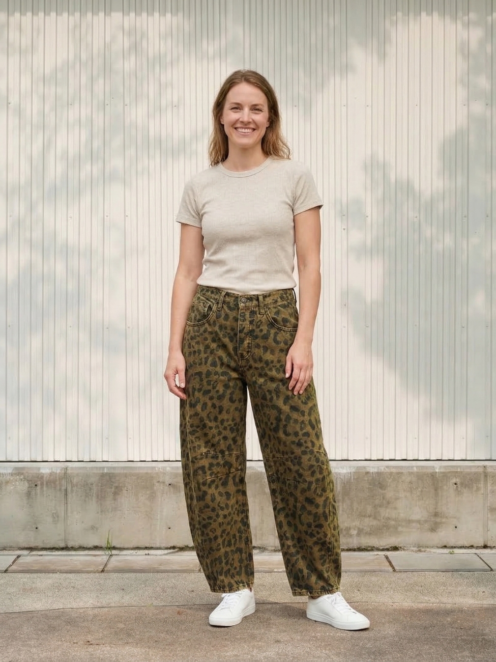Jean barrel femme à imprimé léopard